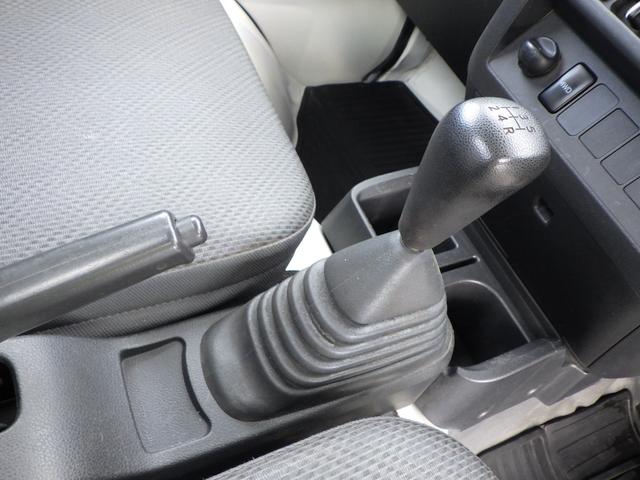 ハイゼットトラック スタンダード　６１４９１ｋｍ　有効車検期限８／１２　ワンタッチボタン式パートタイム４ＷＤ　ＡＣ　ＰＳ　ヘッドライトレベライザー　荷台ゴムマット　三方開プロテクターゴム　鳥居ゲートゴム　リアゲートチェーン（25枚目）