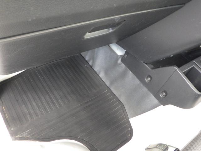 ハイゼットトラック スタンダード　６１４９１ｋｍ　有効車検期限８／１２　ワンタッチボタン式パートタイム４ＷＤ　ＡＣ　ＰＳ　ヘッドライトレベライザー　荷台ゴムマット　三方開プロテクターゴム　鳥居ゲートゴム　リアゲートチェーン（29枚目）