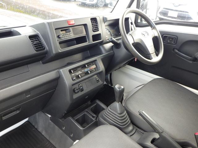 ハイゼットトラック スタンダード　６１４９１ｋｍ　有効車検期限８／１２　ワンタッチボタン式パートタイム４ＷＤ　ＡＣ　ＰＳ　ヘッドライトレベライザー　荷台ゴムマット　三方開プロテクターゴム　鳥居ゲートゴム　リアゲートチェーン（30枚目）
