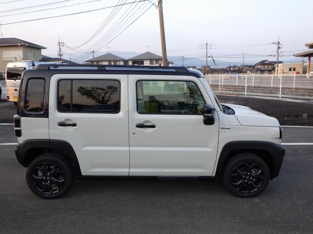 ハスラー タフワイルド　純正９インチフルセグナビ・ディスプレイオーディオ　スマホ・アップルカープレイ・アンドロイドオート対応　ブルートゥース　ＤＶＤ／ＣＤ／ＵＳＢ　全周囲モニター　ＨＵＳＴＬＥＲエンブレム　ルーフレール（4枚目）