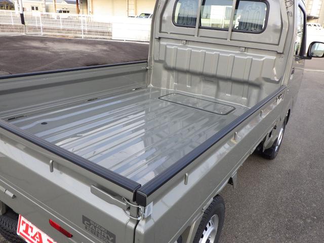 キャリイトラック ＫＣエアコン・パワステ農繁仕様　４ＷＤ　４ＡＴ　オートライト　オートハイビーム　パワーウインド　キーレスエントリー　三方開プロテクターゴム　鳥居ゲートゴム　リアゲートチェーン　作業灯　ＬＥＤ室内灯　衝突被害軽減ブレーキ（12枚目）