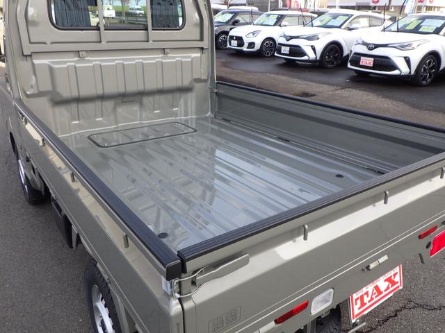 キャリイトラック ＫＣエアコン・パワステ農繁仕様　４ＷＤ　４ＡＴ　オートライト　オートハイビーム　パワーウインド　キーレスエントリー　三方開プロテクターゴム　鳥居ゲートゴム　リアゲートチェーン　作業灯　ＬＥＤ室内灯　衝突被害軽減ブレーキ（13枚目）