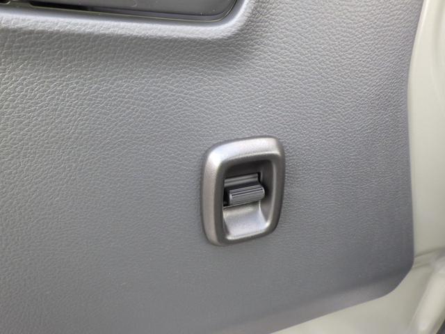 キャリイトラック ＫＣエアコン・パワステ農繁仕様　４ＷＤ　４ＡＴ　オートライト　オートハイビーム　パワーウインド　キーレスエントリー　三方開プロテクターゴム　鳥居ゲートゴム　リアゲートチェーン　作業灯　ＬＥＤ室内灯　衝突被害軽減ブレーキ（30枚目）