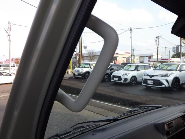 キャリイトラック ＫＣエアコン・パワステ農繁仕様　４ＷＤ　４ＡＴ　オートライト　オートハイビーム　パワーウインド　キーレスエントリー　三方開プロテクターゴム　鳥居ゲートゴム　リアゲートチェーン　作業灯　ＬＥＤ室内灯　衝突被害軽減ブレーキ（31枚目）