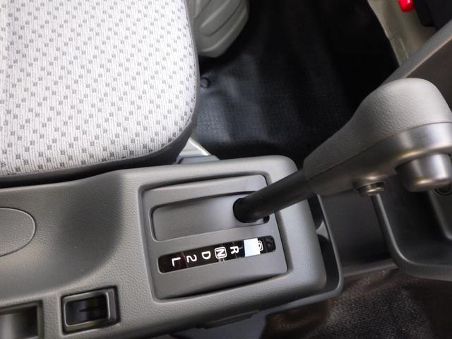 キャリイトラック ＫＣエアコン・パワステ農繁仕様　４ＷＤ　４ＡＴ　オートライト　オートハイビーム　パワーウインド　キーレスエントリー　三方開プロテクターゴム　鳥居ゲートゴム　リアゲートチェーン　作業灯　ＬＥＤ室内灯　衝突被害軽減ブレーキ（40枚目）