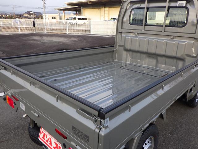 キャリイトラック ＫＣエアコン・パワステ農繁仕様　４ＷＤ　４ＡＴ　オートライト　オートハイビーム　パワーウインド　キーレスエントリー　三方開プロテクターゴム　鳥居ゲートゴム　リアゲートチェーン　作業灯　ＬＥＤ室内灯　衝突被害軽減ブレーキ（13枚目）