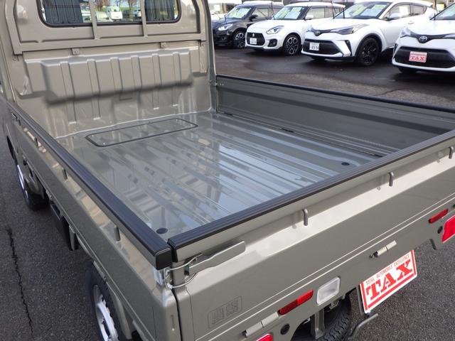 キャリイトラック ＫＣエアコン・パワステ農繁仕様　４ＷＤ　４ＡＴ　オートライト　オートハイビーム　パワーウインド　キーレスエントリー　三方開プロテクターゴム　鳥居ゲートゴム　リアゲートチェーン　作業灯　ＬＥＤ室内灯　衝突被害軽減ブレーキ（14枚目）