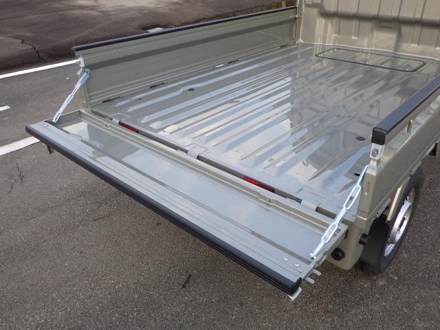 キャリイトラック ＫＣエアコン・パワステ農繁仕様　４ＷＤ　４ＡＴ　オートライト　オートハイビーム　パワーウインド　キーレスエントリー　三方開プロテクターゴム　鳥居ゲートゴム　リアゲートチェーン　作業灯　ＬＥＤ室内灯　衝突被害軽減ブレーキ（16枚目）