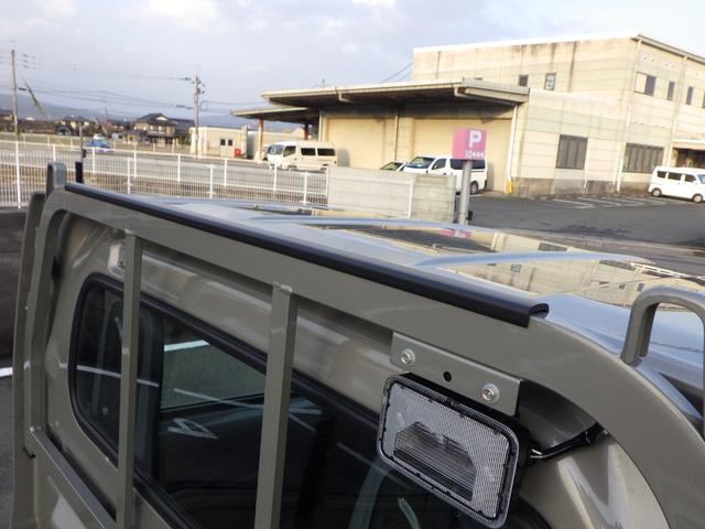 キャリイトラック ＫＣエアコン・パワステ農繁仕様　４ＷＤ　４ＡＴ　オートライト　オートハイビーム　パワーウインド　キーレスエントリー　三方開プロテクターゴム　鳥居ゲートゴム　リアゲートチェーン　作業灯　ＬＥＤ室内灯　衝突被害軽減ブレーキ（18枚目）