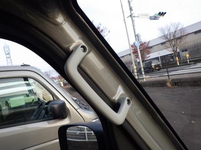 キャリイトラック ＫＣエアコン・パワステ農繁仕様　４ＷＤ　４ＡＴ　オートライト　オートハイビーム　パワーウインド　キーレスエントリー　三方開プロテクターゴム　鳥居ゲートゴム　リアゲートチェーン　作業灯　ＬＥＤ室内灯　衝突被害軽減ブレーキ（45枚目）