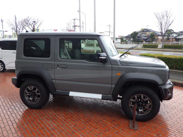 ジムニーシエラ JC 5km 有効車検期限9/12 前後衝突被害軽減ブレーキ アダプティブクルーズコントロール LEDヘッドライト フォグランプ 2シートヒーター 15インチアルミホイール 登録済未使用車 展示車UP(4枚目)