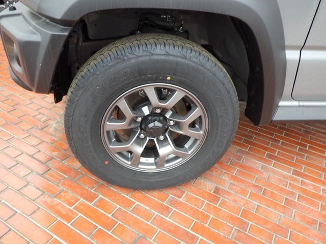 ジムニーシエラ JC 5km 有効車検期限9/12 前後衝突被害軽減ブレーキ アダプティブクルーズコントロール LEDヘッドライト フォグランプ 2シートヒーター 15インチアルミホイール 登録済未使用車 展示車UP(14枚目)