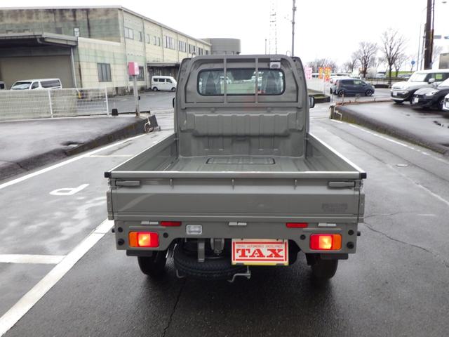キャリイトラック ＫＸ　高低速２段切替式パートタイム４ＷＤ　デフロック機構電動格納ミラー　ＬＥＤヘッドライト　フォグランプ　パワーウインド　キーレス　純正ＣＤ　２スピーカー　リアゲートチェーン　作業灯　ＬＥＤ室内灯（6枚目）