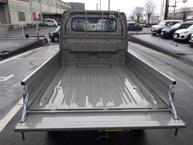 キャリイトラック ＫＸ　高低速２段切替式パートタイム４ＷＤ　デフロック機構電動格納ミラー　ＬＥＤヘッドライト　フォグランプ　パワーウインド　キーレス　純正ＣＤ　２スピーカー　リアゲートチェーン　作業灯　ＬＥＤ室内灯（17枚目）