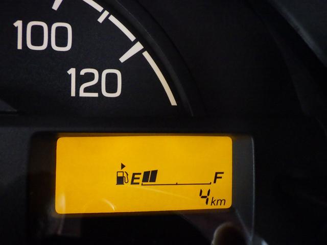 キャリイトラック ＫＸ　高低速２段切替式パートタイム４ＷＤ　デフロック機構電動格納ミラー　ＬＥＤヘッドライト　フォグランプ　パワーウインド　キーレス　純正ＣＤ　２スピーカー　リアゲートチェーン　作業灯　ＬＥＤ室内灯（43枚目）