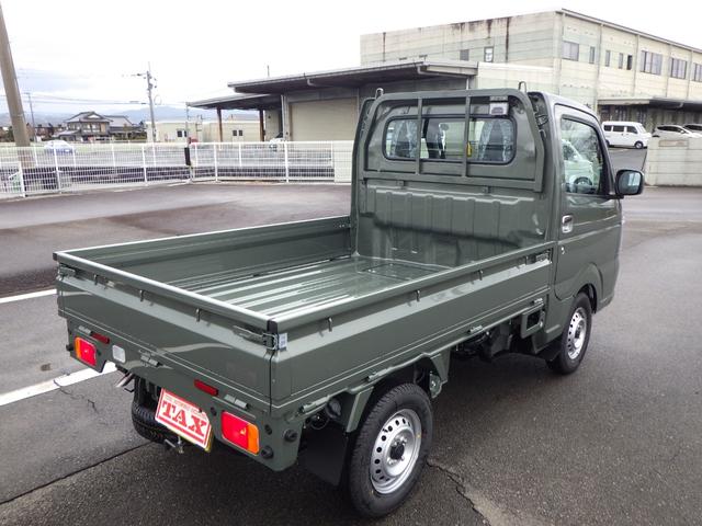 キャリイトラック ＫＸ　高低速２段切替式パートタイム４ＷＤ　デフロック機構電動格納ミラー　ＬＥＤヘッドライト　フォグランプ　パワーウインド　キーレス　純正ＣＤ　２スピーカー　リアゲートチェーン　作業灯　ＬＥＤ室内灯（5枚目）