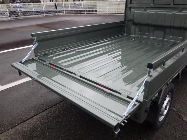 キャリイトラック ＫＸ　高低速２段切替式パートタイム４ＷＤ　デフロック機構電動格納ミラー　ＬＥＤヘッドライト　フォグランプ　パワーウインド　キーレス　純正ＣＤ　２スピーカー　リアゲートチェーン　作業灯　ＬＥＤ室内灯（17枚目）