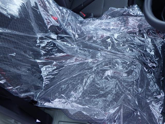 キャリイトラック ＫＸ　高低速２段切替式パートタイム４ＷＤ　デフロック機構電動格納ミラー　ＬＥＤヘッドライト　フォグランプ　パワーウインド　キーレス　純正ＣＤ　２スピーカー　リアゲートチェーン　作業灯　ＬＥＤ室内灯（21枚目）