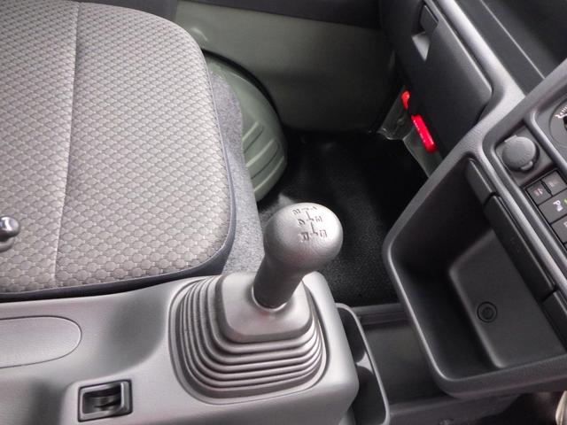 キャリイトラック ＫＸ　高低速２段切替式パートタイム４ＷＤ　デフロック機構電動格納ミラー　ＬＥＤヘッドライト　フォグランプ　パワーウインド　キーレス　純正ＣＤ　２スピーカー　リアゲートチェーン　作業灯　ＬＥＤ室内灯（23枚目）