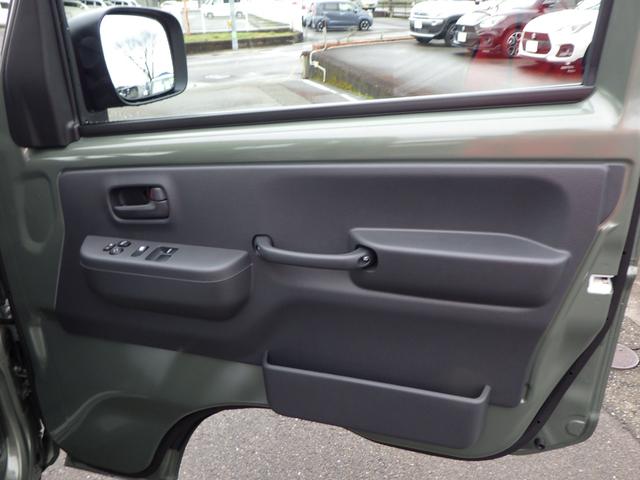 キャリイトラック ＫＸ　高低速２段切替式パートタイム４ＷＤ　デフロック機構電動格納ミラー　ＬＥＤヘッドライト　フォグランプ　パワーウインド　キーレス　純正ＣＤ　２スピーカー　リアゲートチェーン　作業灯　ＬＥＤ室内灯（26枚目）