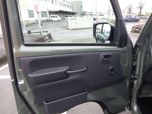 キャリイトラック ＫＸ　高低速２段切替式パートタイム４ＷＤ　デフロック機構電動格納ミラー　ＬＥＤヘッドライト　フォグランプ　パワーウインド　キーレス　純正ＣＤ　２スピーカー　リアゲートチェーン　作業灯　ＬＥＤ室内灯（32枚目）