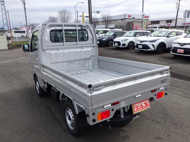 キャリイトラック ＫＸ　高低速２段切替式パートタイム４ＷＤ　デフロック機構電動格納ミラー　ＬＥＤヘッドライト　フォグランプ　パワーウインド　キーレス　純正ＣＤ　２スピーカー　リアゲートチェーン　作業灯　ＬＥＤ室内灯（7枚目）