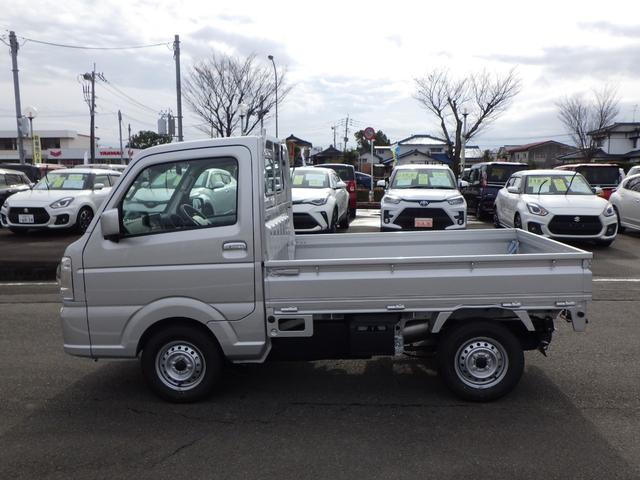 キャリイトラック ＫＸ　高低速２段切替式パートタイム４ＷＤ　デフロック機構電動格納ミラー　ＬＥＤヘッドライト　フォグランプ　パワーウインド　キーレス　純正ＣＤ　２スピーカー　リアゲートチェーン　作業灯　ＬＥＤ室内灯（8枚目）