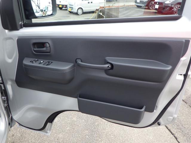 キャリイトラック ＫＸ　高低速２段切替式パートタイム４ＷＤ　デフロック機構電動格納ミラー　ＬＥＤヘッドライト　フォグランプ　パワーウインド　キーレス　純正ＣＤ　２スピーカー　リアゲートチェーン　作業灯　ＬＥＤ室内灯（26枚目）