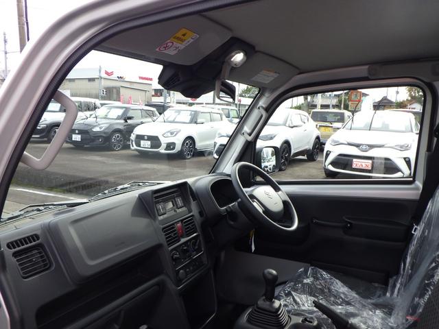 キャリイトラック ＫＸ　高低速２段切替式パートタイム４ＷＤ　デフロック機構電動格納ミラー　ＬＥＤヘッドライト　フォグランプ　パワーウインド　キーレス　純正ＣＤ　２スピーカー　リアゲートチェーン　作業灯　ＬＥＤ室内灯（30枚目）