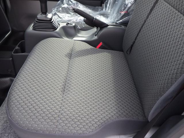 キャリイトラック ＫＸ　高低速２段切替式パートタイム４ＷＤ　デフロック機構電動格納ミラー　ＬＥＤヘッドライト　フォグランプ　パワーウインド　キーレス　純正ＣＤ　２スピーカー　リアゲートチェーン　作業灯　ＬＥＤ室内灯（32枚目）