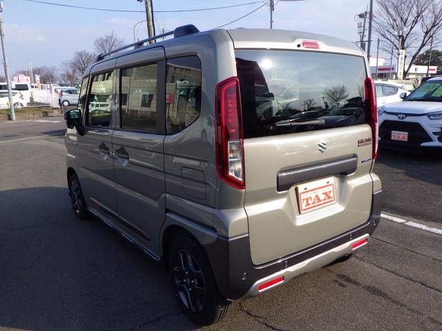 スペーシアギア ハイブリッドＸＺ　禁煙車　弊社試乗車ＵＰ　８インチフルセグナビ・走行中視聴ＯＫ　４１０９ｋｍ　ＬＥＤヘッドライト＆フォグランプ　両側電動スライドドア　ルーフレール　後席オットマン　室内サーキュレーター　アルミホイール（7枚目）