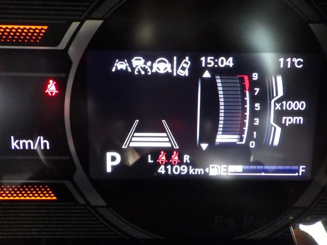 スペーシアギア ハイブリッドＸＺ　禁煙車　弊社試乗車ＵＰ　８インチフルセグナビ・走行中視聴ＯＫ　４１０９ｋｍ　ＬＥＤヘッドライト＆フォグランプ　両側電動スライドドア　ルーフレール　後席オットマン　室内サーキュレーター　アルミホイール（63枚目）
