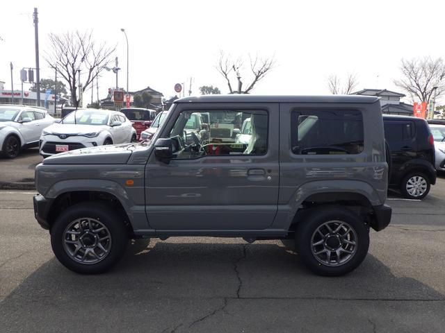 ジムニー ＸＣ　４ｋｍ　有効車検期限１１／１　前後衝突被害軽減ブレーキ　アダプティブクルーズコントロール　ＬＥＤヘッドライト　フォグランプ　２シートヒーター　アルミホイール　登録済未使用車（9枚目）