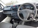 スタンダード　６１４９１ｋｍ　有効車検期限８／１２　ワンタッチボタン式パートタイム４ＷＤ　ＡＣ　ＰＳ　ヘッドライトレベライザー　荷台ゴムマット　三方開プロテクターゴム　鳥居ゲートゴム　リアゲートチェーン（24枚目）