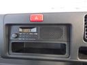 スタンダード　６１４９１ｋｍ　有効車検期限８／１２　ワンタッチボタン式パートタイム４ＷＤ　ＡＣ　ＰＳ　ヘッドライトレベライザー　荷台ゴムマット　三方開プロテクターゴム　鳥居ゲートゴム　リアゲートチェーン（33枚目）