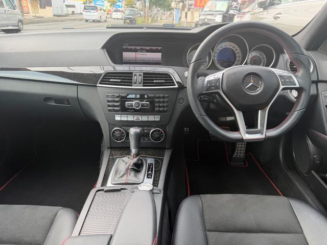 Ｃクラス Ｃ２００アバンギャルド　ＡＭＧパッケージ　ＡＭＧ１８インチアルミホイール　純正ナビ　バックカメラ　ハーフレザーシート　ＨＤＤナビ　パワーシート（2枚目）
