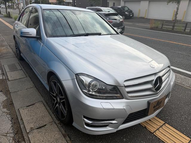 Ｃクラス Ｃ２００アバンギャルド　ＡＭＧパッケージ　ＡＭＧ１８インチアルミホイール　純正ナビ　バックカメラ　ハーフレザーシート　ＨＤＤナビ　パワーシート（4枚目）