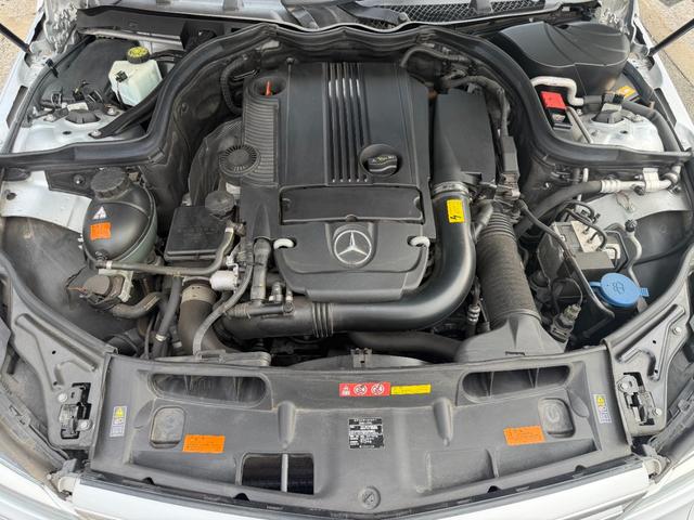 Ｃクラス Ｃ２００アバンギャルド　ＡＭＧパッケージ　ＡＭＧ１８インチアルミホイール　純正ナビ　バックカメラ　ハーフレザーシート　ＨＤＤナビ　パワーシート（8枚目）