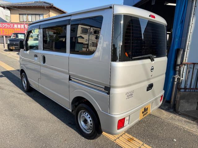 ＮＶ１００クリッパーバン ＤＸ　１オーナー　５ドア　集中ドアロック　プライバシーガラス　取説　整備手帳（7枚目）