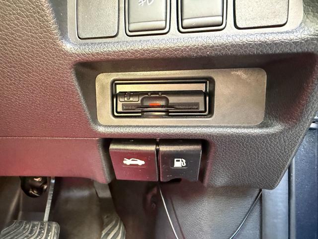 エクストレイル ２０Ｘ　ハイブリッド　エマージェンシーブレーキＰ　全国対応２年３万キロ保証　１オーナー　取説　整備手帳　純正ナビ　リアフリップダウンモニター　スマートルームミラー（31枚目）