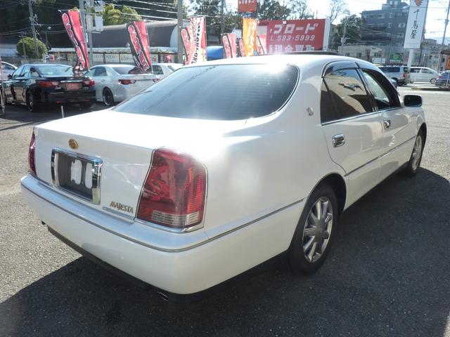クラウンマジェスタ １０周年記念特別仕様車　サンルーフ　本皮　３０００ｃｃのパール一色　ＥＴＣ　タイミングベルト交換済み　リア３面フィルム（4枚目）