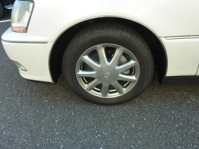 クラウンマジェスタ １０周年記念特別仕様車　サンルーフ　本皮　３０００ｃｃのパール一色　ＥＴＣ　タイミングベルト交換済み　リア３面フィルム（17枚目）