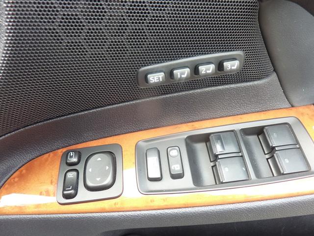 ＩＳ ＩＳ２５０　バージョンＬ　中期モデル　スピンドルフロントエアロバンパー　ルーフ＆リアスポ　社外ヘッドライト　本皮エアーシート　テイン車高調　ＷＯＲＫ１９アルミ　車検令和９年６月　ＨＤＤナビ　バックモニター　リア３面フィルム（14枚目）