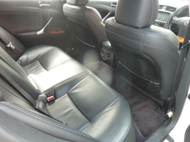 ＩＳ ＩＳ２５０　バージョンＬ　中期モデル　スピンドルフロントエアロバンパー　ルーフ＆リアスポ　社外ヘッドライト　本皮エアーシート　テイン車高調　ＷＯＲＫ１９アルミ　車検令和９年６月　ＨＤＤナビ　バックモニター　リア３面フィルム（15枚目）