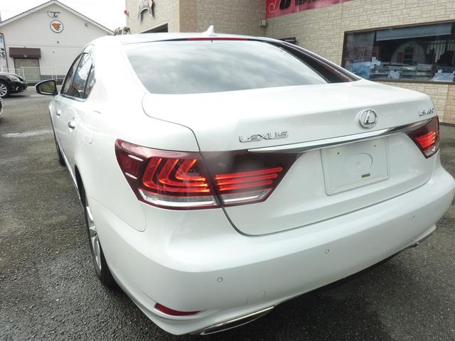 LS LS460 バージョンC Iパッケージ 本革エアーシート 3眼ヘッドライト オットマン マークレビンソン 全車速クルーズ  パワートランク オートマチックハイビーム クリアランスソナー BSM HDDナビBluetoothDVDテレビキット(7枚目)