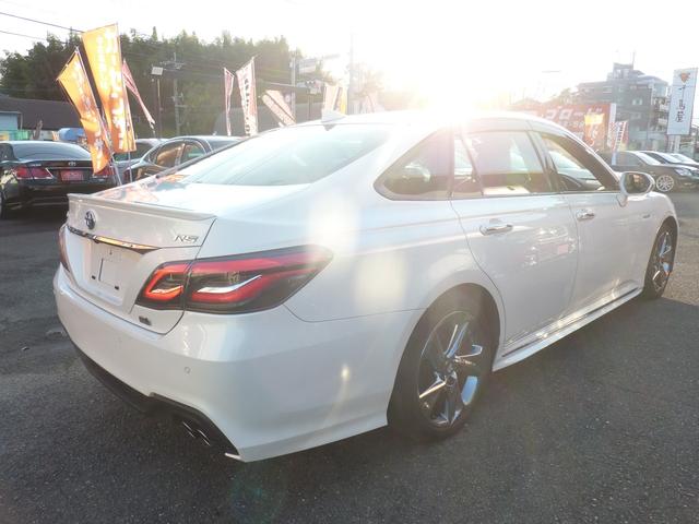 クラウンハイブリッド ＲＳアドバンス　２年保証ＯＰ全皮エアーシート　ＳＤナビ　Ｂｌｕｅｔｏｏｔｈ　ＤＶＤ再生　テレビキット　ウインドウディスプレイ　バックモニター　ハンドルヒーター　ＢＳＭ　クリアランスソナー　ＲＣＴＡ（4枚目）