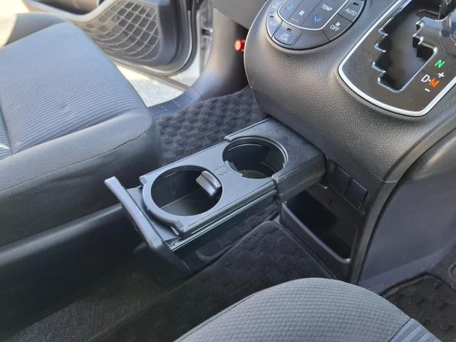 ノア X ナビ TV 電動スライドドア LEDヘッドランプ キーレスエントリー アイドリングストップ 3列シート CVT CD Bluetooth 衝突安全ボディ ABS ESC エアコン パワーステアリング(22枚目)