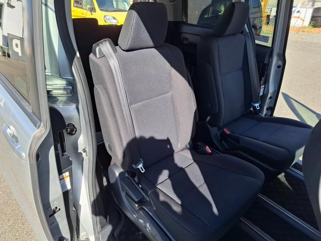 ノア X ナビ TV 電動スライドドア LEDヘッドランプ キーレスエントリー アイドリングストップ 3列シート CVT CD Bluetooth 衝突安全ボディ ABS ESC エアコン パワーステアリング(27枚目)