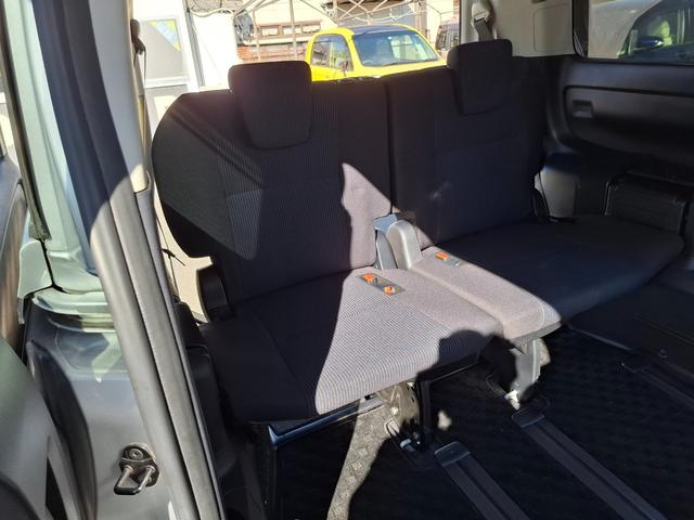 ノア X ナビ TV 電動スライドドア LEDヘッドランプ キーレスエントリー アイドリングストップ 3列シート CVT CD Bluetooth 衝突安全ボディ ABS ESC エアコン パワーステアリング(31枚目)