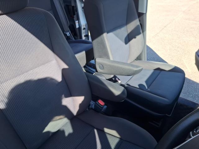 ノア X ナビ TV 電動スライドドア LEDヘッドランプ キーレスエントリー アイドリングストップ 3列シート CVT CD Bluetooth 衝突安全ボディ ABS ESC エアコン パワーステアリング(37枚目)